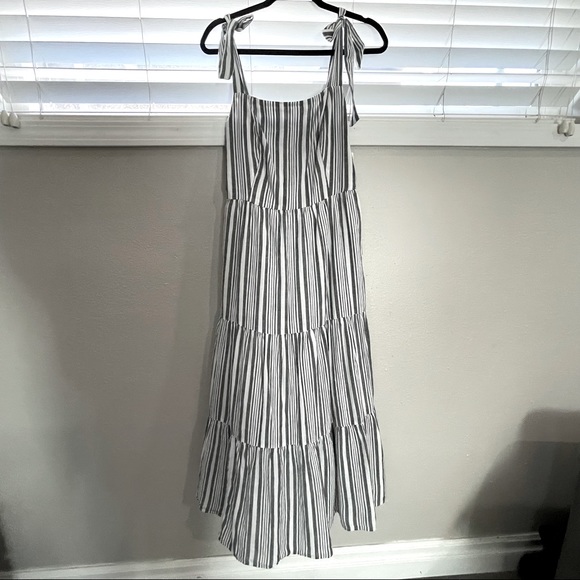 NWT Maxi dress, WITH POCKETS!!! - Picture 3 of 3